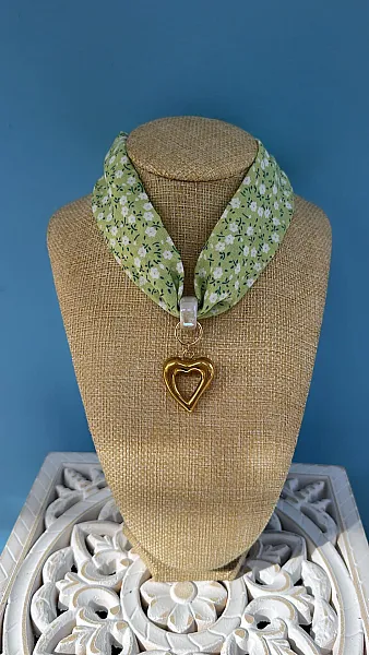 IVY CHOKER
