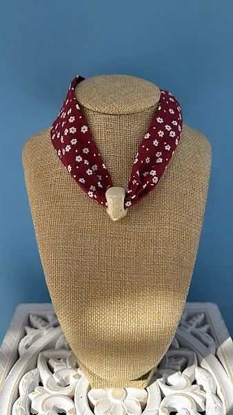 ISLA CHOKER