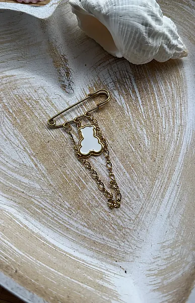 CUTE BROOCH